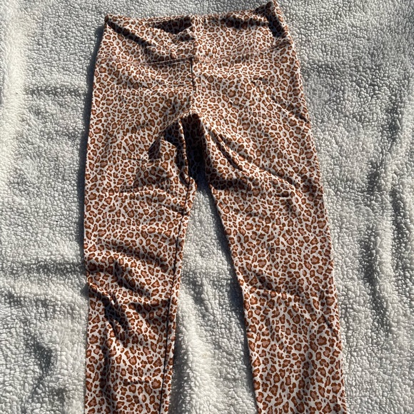 Lou $ Grey Leopard leggings - Picture 2 of 4